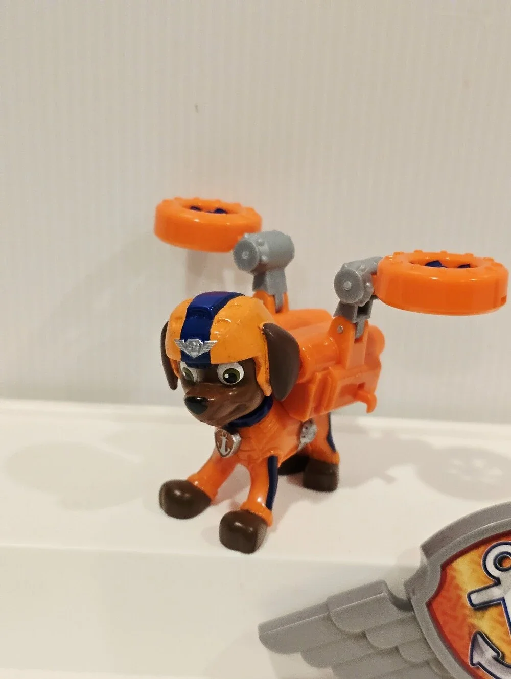 Paw Patrol Air Rescue Zuma Pup Pack Figure and Badge Set